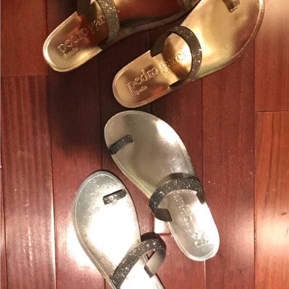 PEDRO GARCIA  Zarina Swarovski Crystal Satin Toe Ring Sandals - Picture 2 of 16